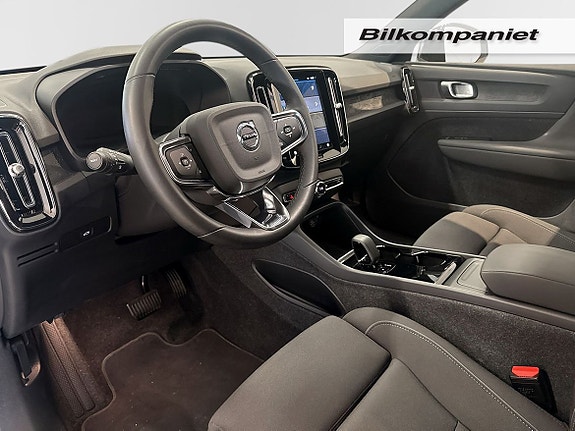 Volvo XC40 13 of 25