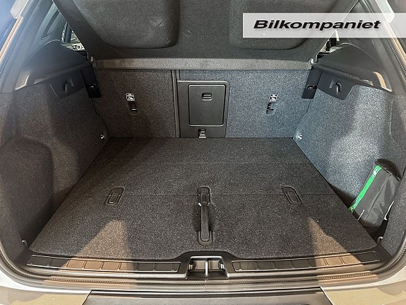 Volvo XC40 12 of 25