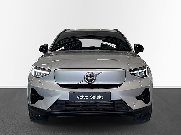 Volvo XC40 17 of 25