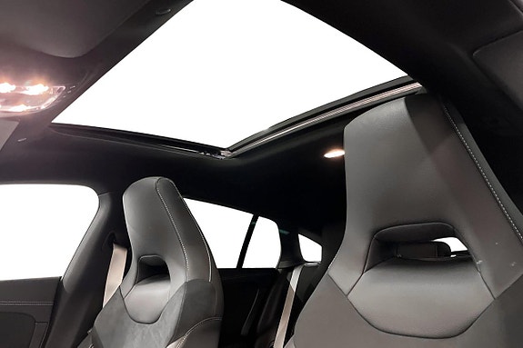 Mercedes-Benz CLA250 e 15 of 17