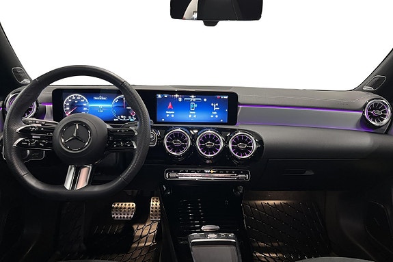 Mercedes-Benz CLA250 e 9 of 17