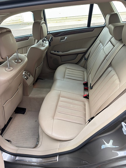 Mercedes-Benz E350 3 of 6