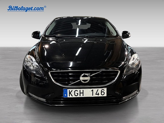 Volvo V40 2 of 7
