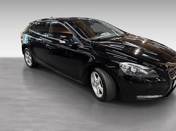 Volvo V40 3 of 7