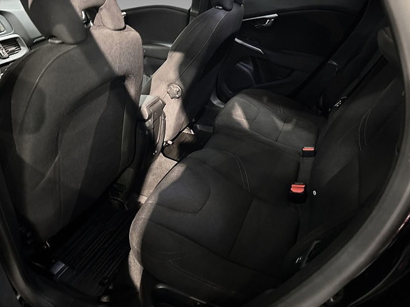 Volvo V40 6 of 7