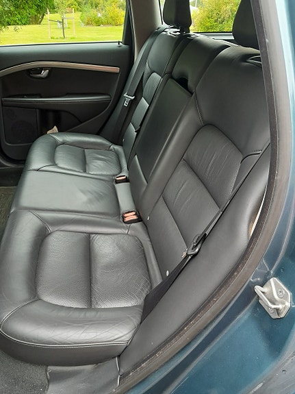 Volvo V70 5 of 5