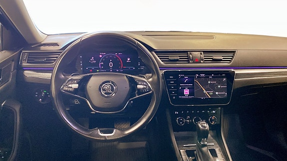 Skoda Superb 10 of 16