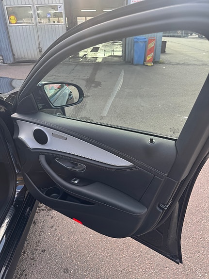 Mercedes-Benz E220 d 10 of 17