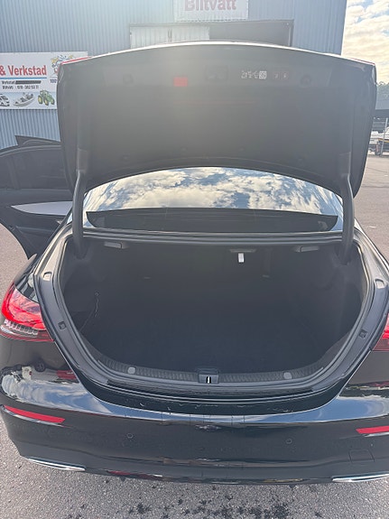 Mercedes-Benz E220 d 11 of 17