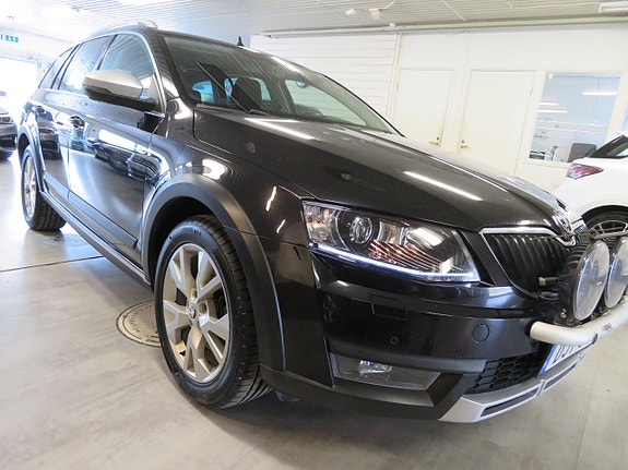 Skoda Octavia Scout 9 of 25