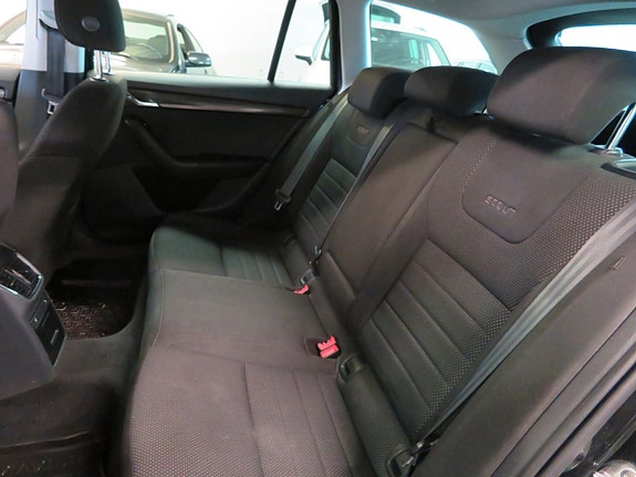 Skoda Octavia Scout 17 of 25