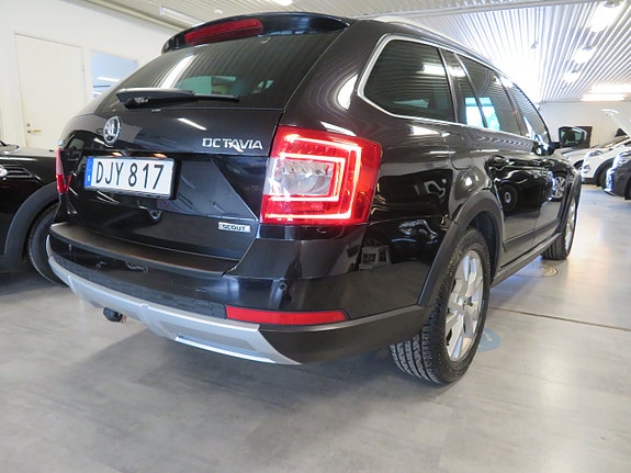 Skoda Octavia Scout 8 of 25