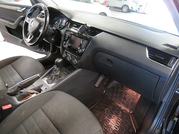 Skoda Octavia Scout 20 of 25