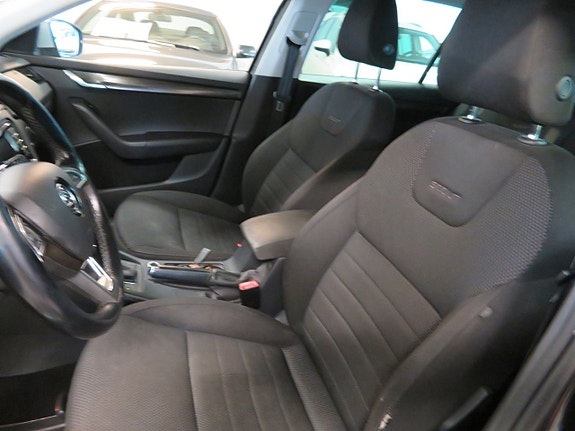 Skoda Octavia Scout 15 of 25