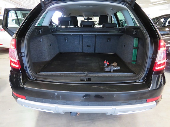 Skoda Octavia Scout 18 of 25