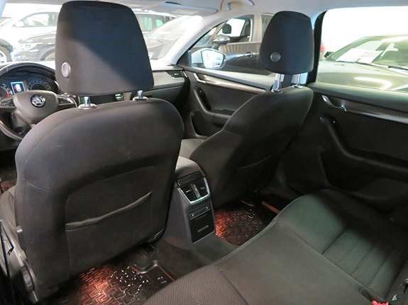 Skoda Octavia Scout 22 of 25