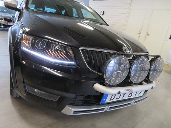 Skoda Octavia Scout 10 of 25