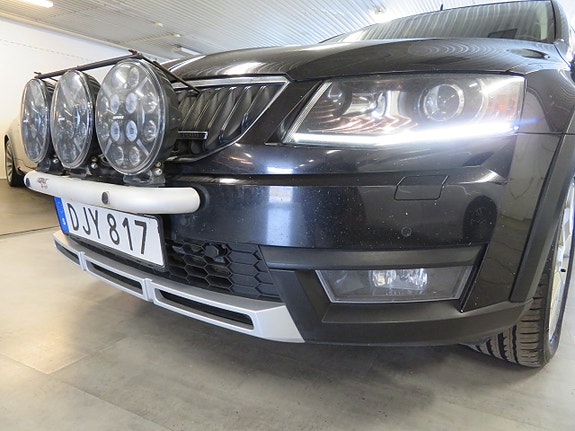 Skoda Octavia Scout 11 of 25