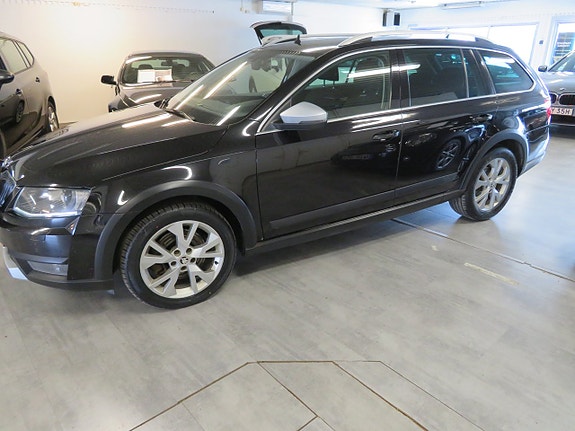Skoda Octavia Scout 4 of 25