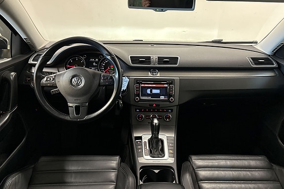 Volkswagen Passat 19 of 22