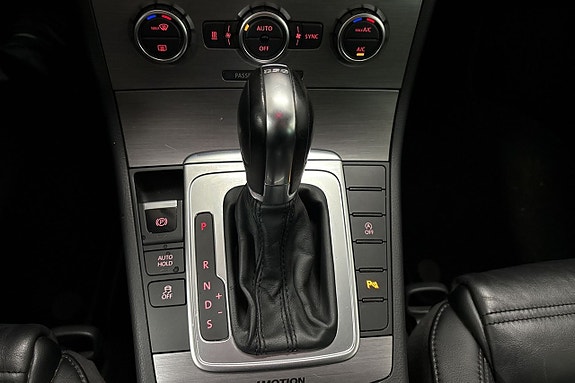 Volkswagen Passat 15 of 22