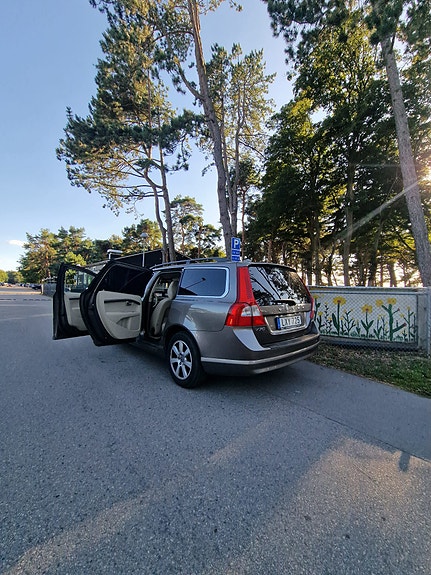 Volvo V70 5 of 7