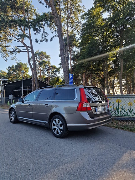 Volvo V70 6 of 7