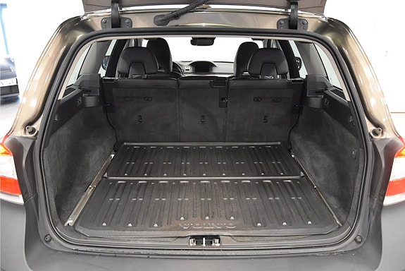 Volvo XC70 25 of 25