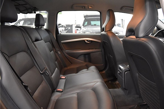 Volvo XC70 13 of 25
