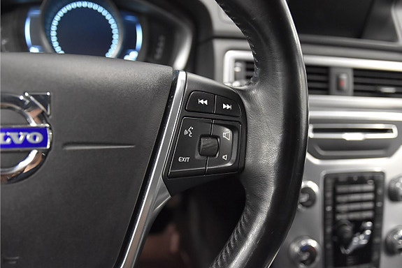 Volvo XC70 11 of 25