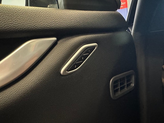 Maserati Ghibli 13 of 20
