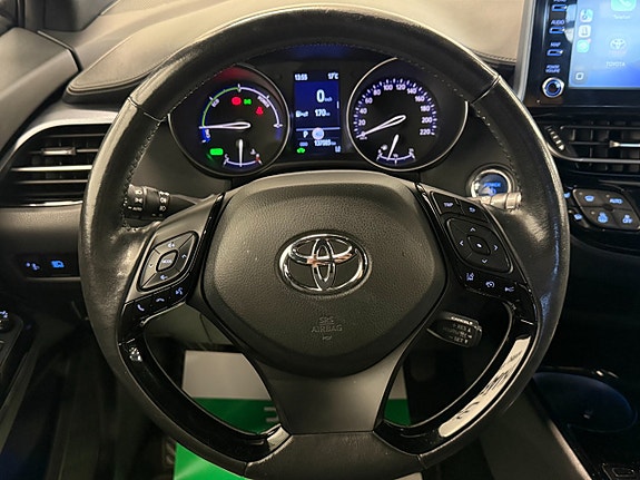 Toyota C-HR 11 of 21