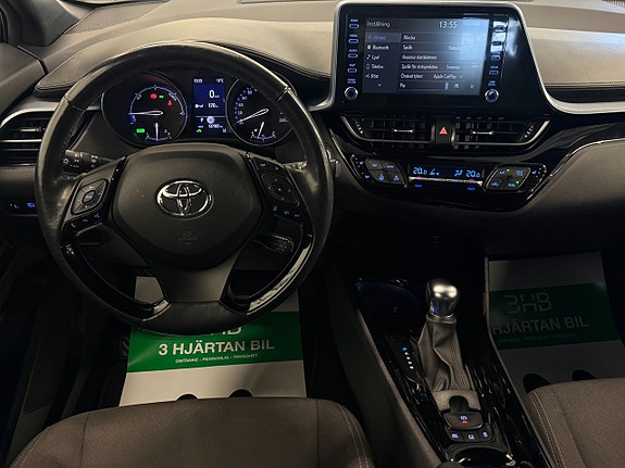 Toyota C-HR 10 of 21