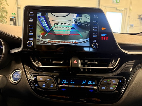 Toyota C-HR 15 of 21