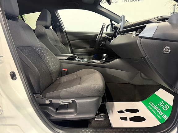 Toyota C-HR 16 of 21
