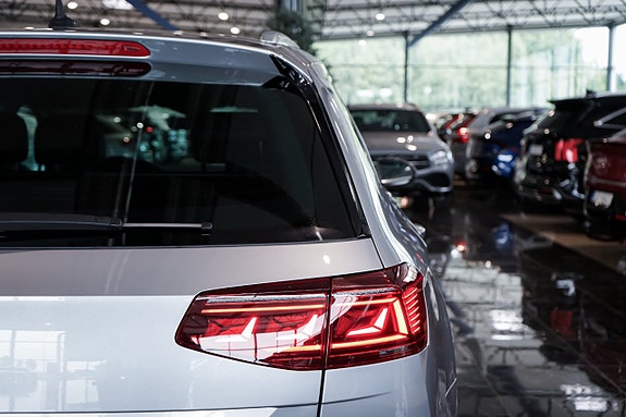 Volkswagen Passat 9 of 30