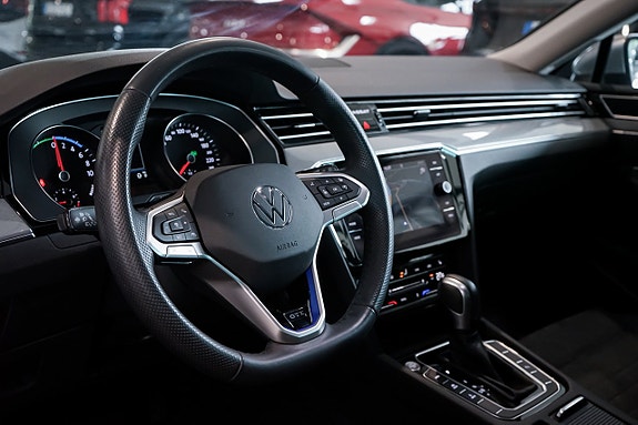 Volkswagen Passat 26 of 30