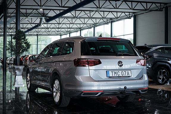 Volkswagen Passat 7 of 30