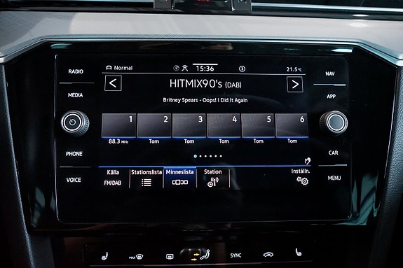Volkswagen Passat 20 of 30