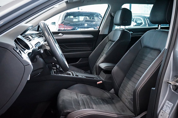 Volkswagen Passat 30 of 30