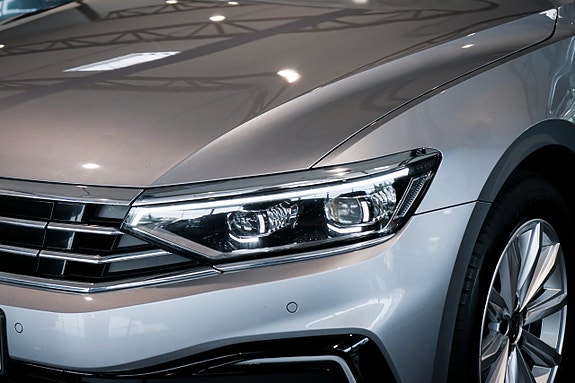 Volkswagen Passat 5 of 30