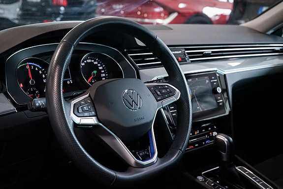 Volkswagen Passat 27 of 30