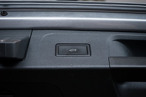 Volkswagen Passat 12 of 30