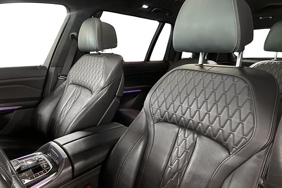 BMW X7 27 of 30