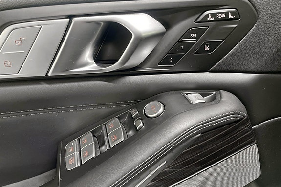 BMW X7 24 of 30