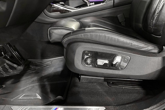 BMW X7 28 of 30