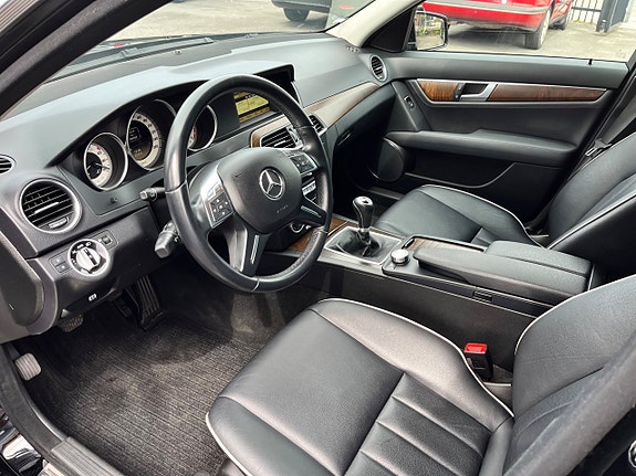 Mercedes-Benz C220 9 of 10