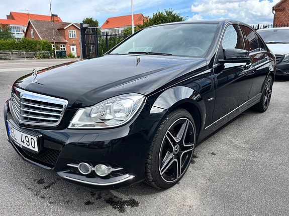 Mercedes-Benz C220 3 of 10