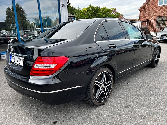 Mercedes-Benz C220 6 of 10
