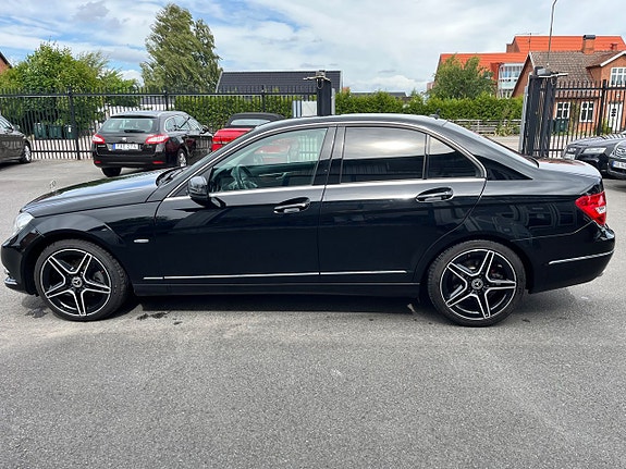 Mercedes-Benz C220 4 of 10